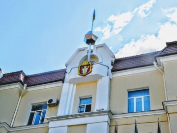 Ремонти, реконструкція алеї поховань та пам’ятник ветеранам ВДВ: у Луцьку «перекроять» бюджет