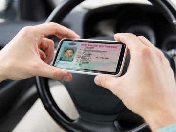В Україні скоро з`являться електронні водійські посвідчення