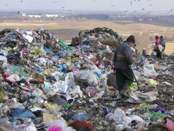 У Луцьку «відчитали» керівника підприємства за неприбране сміття