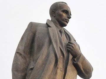 Луцька міськрада не дасть півмільйона на пам'ятник Бандері