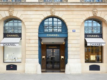 Будинок моди Chanel вироблятиме захисні маски та халати