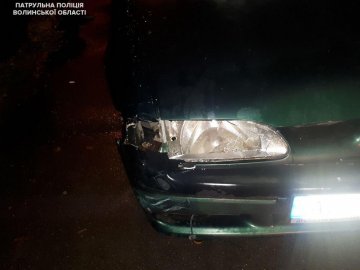  У Луцьку п'яний водій на Renault зіткнувся з мотоциклом і втік