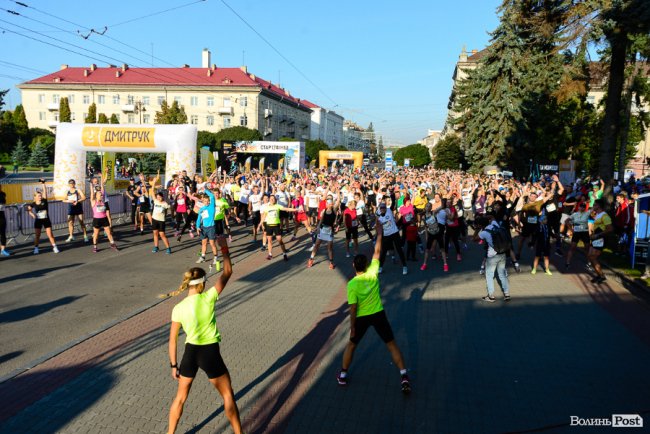 Неймовірна атмосфера і шалена підтримка: «Дмитрук Лучеськ Півмарафон» зібрав бігунів зі всієї країни. ФОТО*