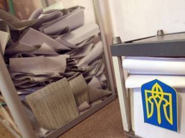 Результати виборів у Луцьку: порахували голоси на одній з двох дільниць