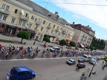 Велодень у Луцьку зібрав більше тисячі людей. ФОТО 