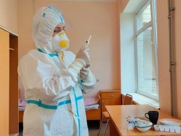 Повідомили статистику щодо коронавірусу та вакцинації в Україні за добу 