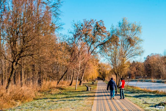Луцьк в останній осінній день. ФОТОРЕПОРТАЖ