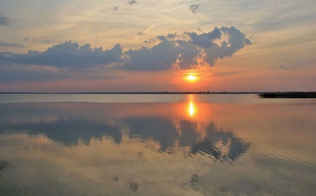 Осіння магія: світанки та вечори на Шацьких озерах досі вражають красою. ФОТО