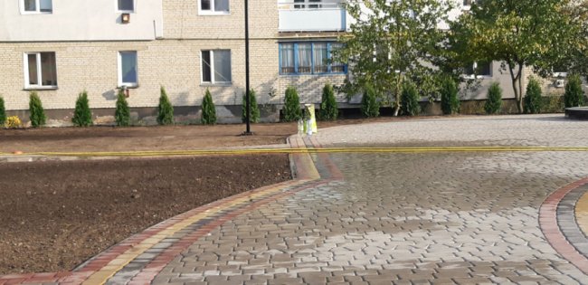 Показали, як у  Рожищі облагородили сквер. ФОТО