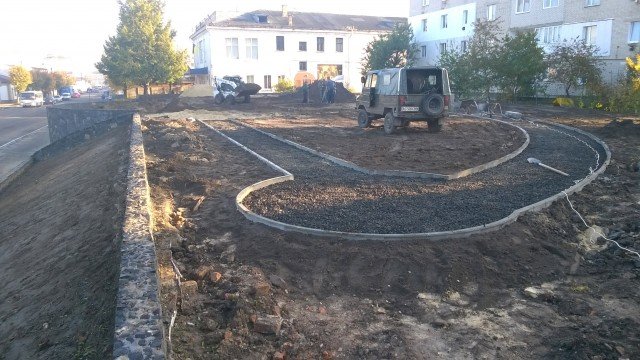 Показали, як у  Рожищі облагородили сквер. ФОТО