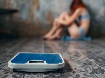Важила 30 кілограмів: на Черкащині від анорексії померла дівчина-психолог