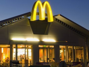 Лучани вимагають від мерії відповідь по McDonalds