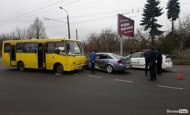 У Луцьку через аварію з потерпілими – ускладнений рух.  ФОТО