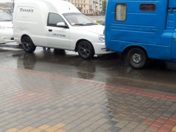 У центрі Володимира-Волинського – подвійна аварія. ВІДЕО 