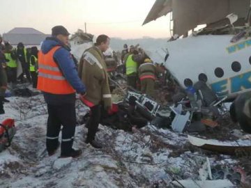 На борту літака, що розбився в Казахстані, були українці