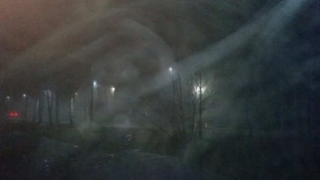 Туманна ніч у Луцьку: неймовірні світлини