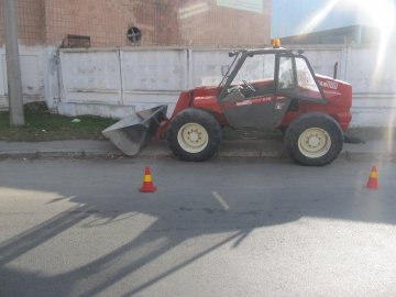 У Луцьку ще одна аварія: жінка загинула під колесами навантажувача