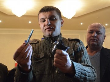 Депутат Волиньради показав, «чим у Києві вбивають людей». ФОТО