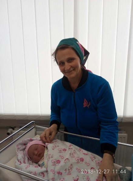 Матір-героїня: на Рівненщині 46-річна жінка народила 18 дитину