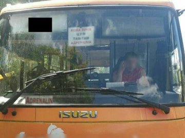 У Луцьку оштрафували водія маршрутки, який говорив по телефону