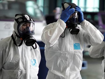 Готується до нового спалаху коронавірусу: Франція хоче, щоб волинські компанії пошили 100 мільйонів захисних костюмів