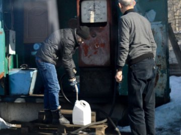 Чому в Україні працюють незаконні «наливайки» пального: розслідування. ВІДЕО