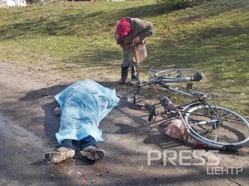 Під Луцьком чоловік помер прямо на велосипеді 