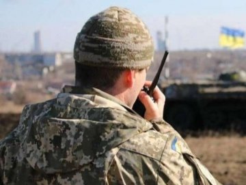 На Донбасі бойовики обстілюють українських військових та мінують територію