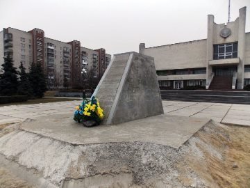 Триває збір грошей на пам'ятник Бандері в Луцьку