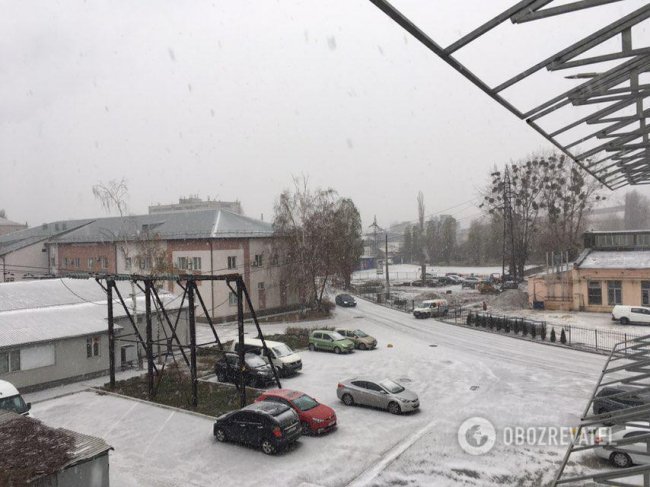 Київ засипало снігом. ФОТО