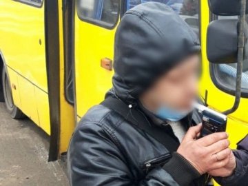 У Києві спіймали водія несправної маршрутки напідпитку