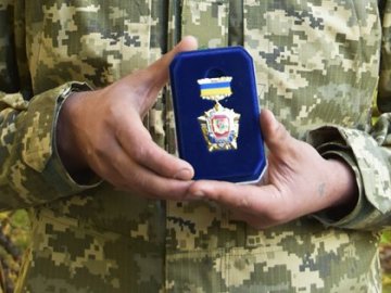 «Захисник Луганщини»: бійцям волинської бригади вручили відзнаки. ФОТО