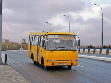 «Діти запізнюються в школу та садок»: у Луцьку скаржаться на маршрутку №1