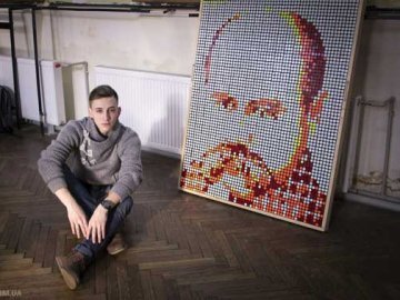 Волинянин створив портрет Шевченка із кубиків Рубика