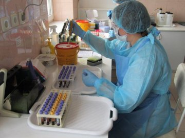 45 нових хворих та одна смерть: ситуація з коронавірусом на Волині станом на 24 серпня