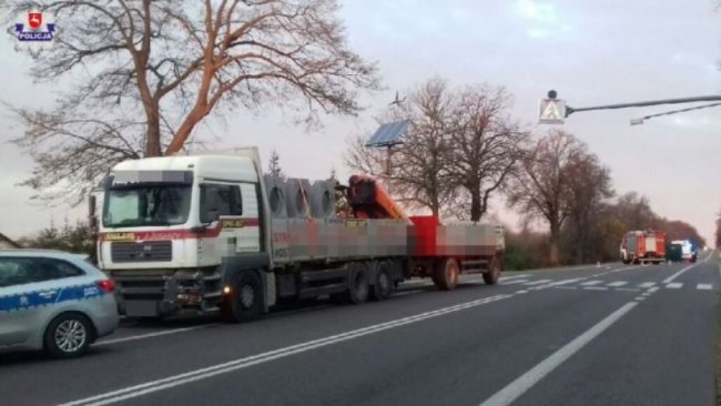 У Польщі вантажівка на смерть збила  українця