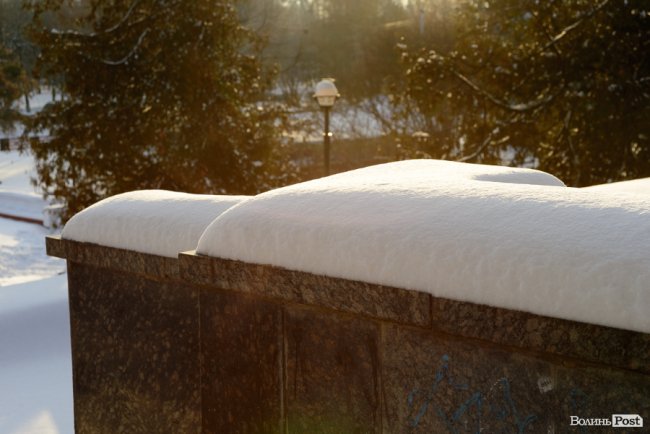 Інший бік зимової стихії: краса засніженого Луцька. ФОТО