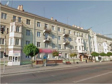 «Тікають до приїзду поліції»: у будинку в центрі Луцька продовжують незаконні роботи