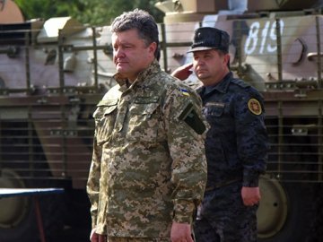 Ситуація на Донбасі складна, але контрольована, - Порошенко