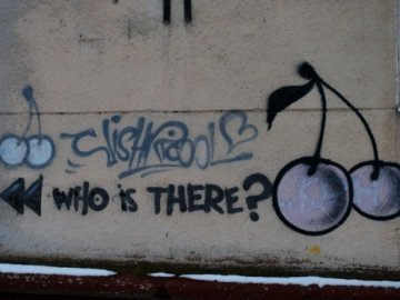 Лучани просять «навести лад» з графіті у місті