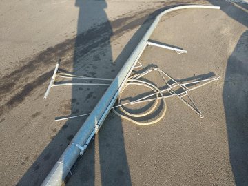 У Володимирі авто збило електроопору. ФОТО