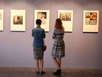 Надихнув Сковорода: у луцькій галереї - виставка молодої художниці