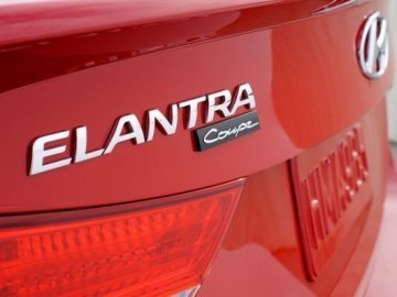 Hyundai показав у Чикаго «купейний» варіант Elantra 