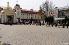 У Луцьку вже почали освячувати великодні кошики. Фото