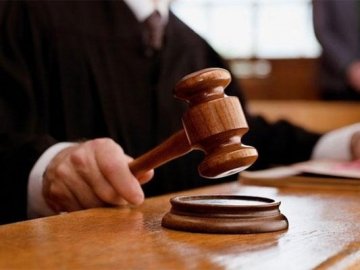 Луцький суд оштрафував двох патрульних і посадовця юстиції
