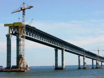 Москва на рік відклала початок експлуатації Керченського мосту