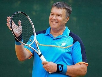 Янукович зіграв у теніс з першою ракеткою України