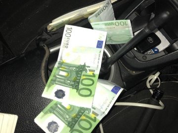 Глухонімий водій, який п'яним скоїв аварію у Луцьку, хотів відкупитися сотнями євро. ФОТО. ВІДЕО