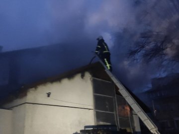 Розповіли, як пожежа знищила двохповерхову будівлю кафе у Ковелі. ФОТО, ВІДЕО