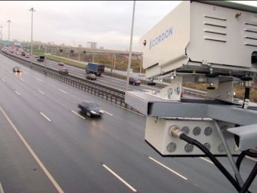 В Україні запускають систему відеофіксації порушень на дорогах